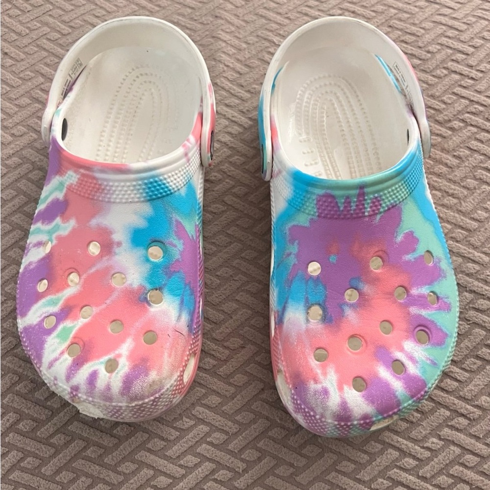 Junior CROCS Pink, Purple and Blue Tie-Dye size J3